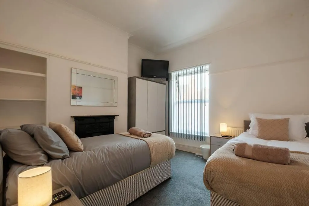 Cjp - Lovely 2-Bed House In Hull Centre, Parking 킹스턴어폰헐 펜션