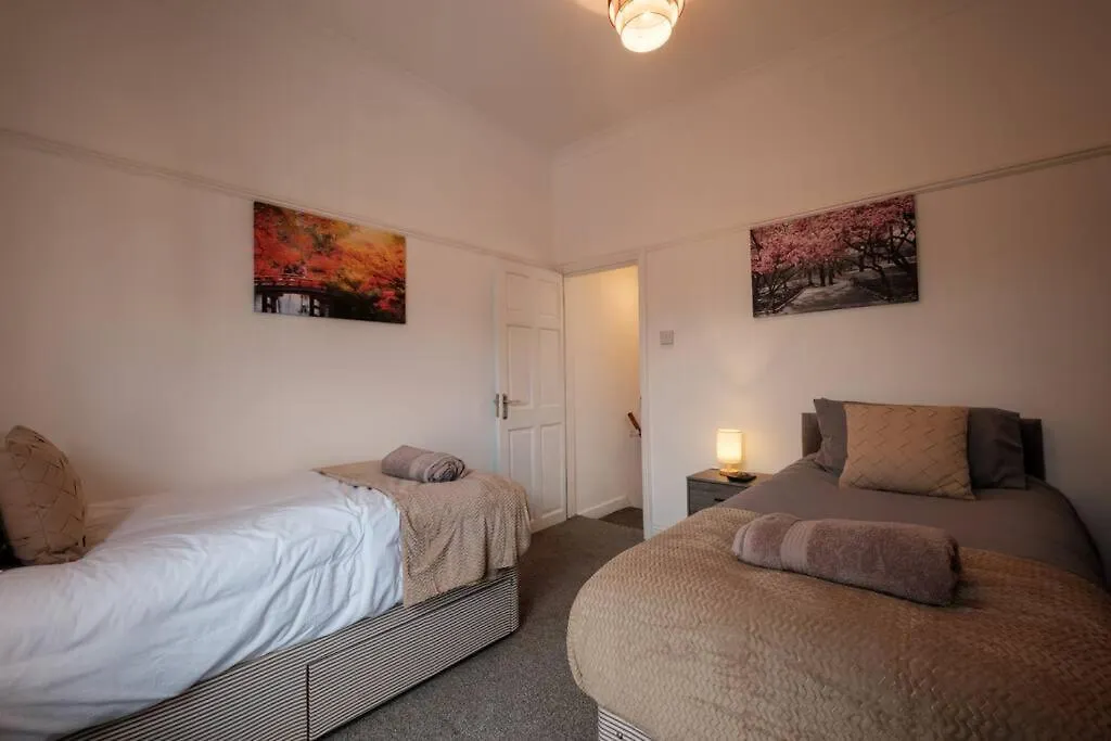 펜션 Cjp - Lovely 2-Bed House In Hull Centre, Parking 킹스턴어폰헐 영국