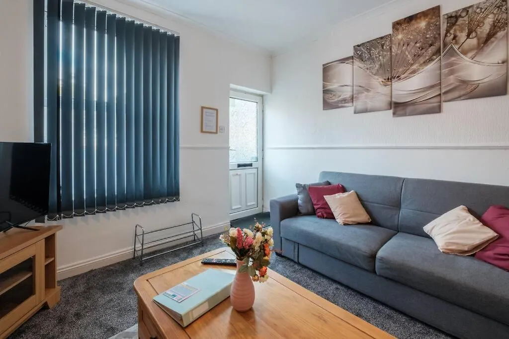 Cjp - Lovely 2-Bed House In Hull Centre, Parking 킹스턴어폰헐 펜션