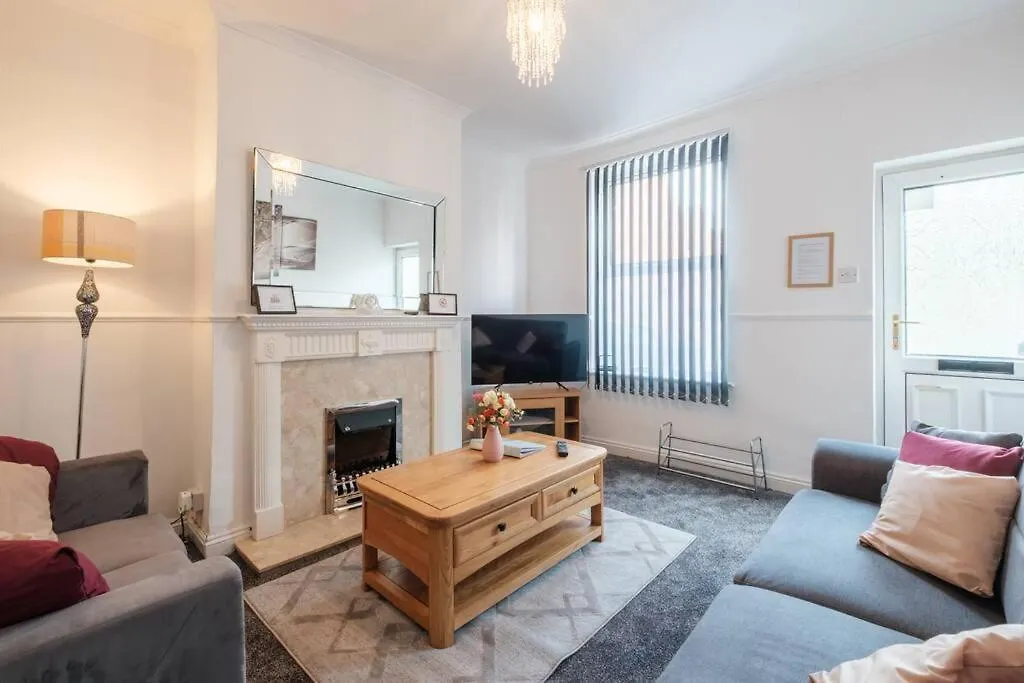 펜션 Cjp - Lovely 2-Bed House In Hull Centre, Parking 킹스턴어폰헐